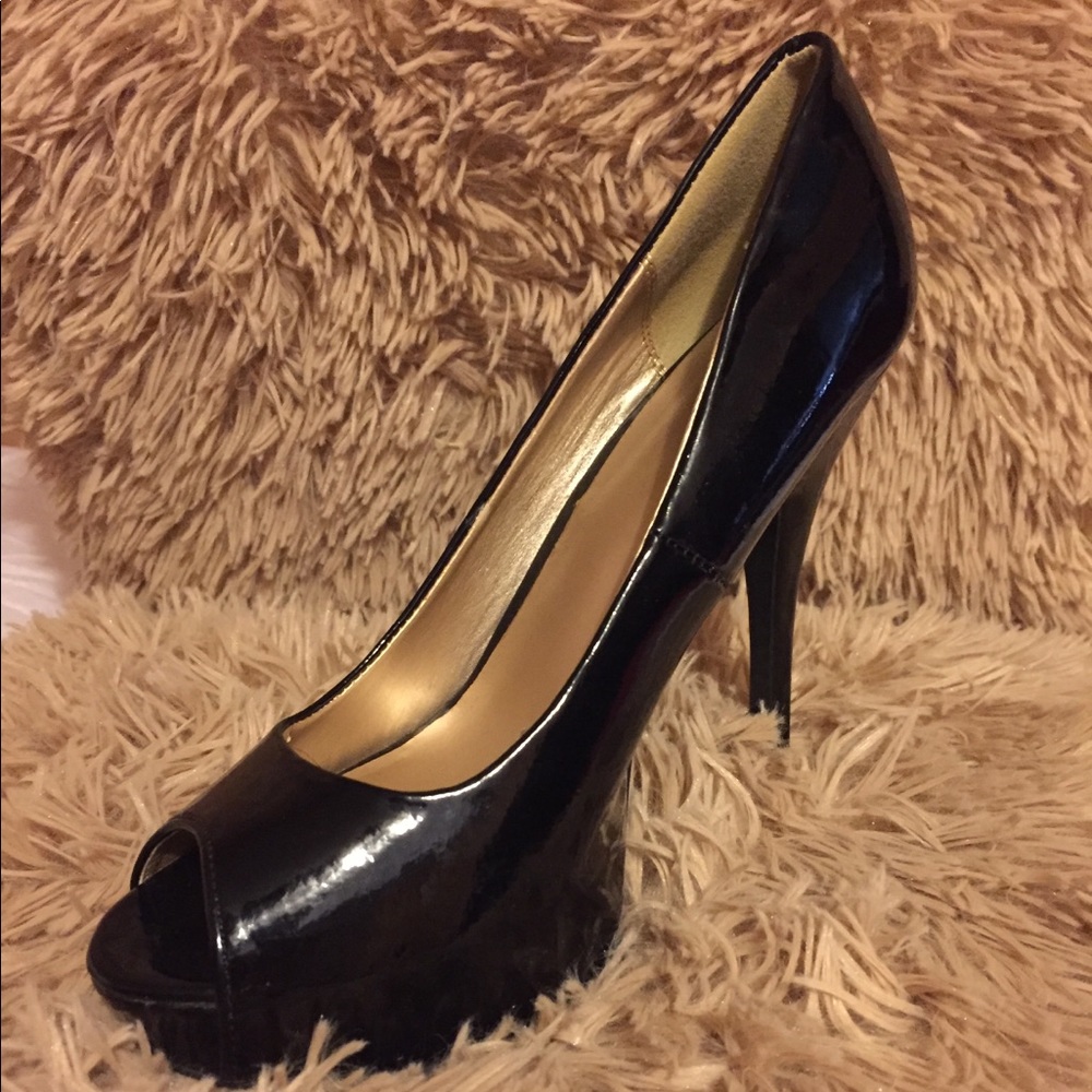 Heels. - Picture 2 of 2